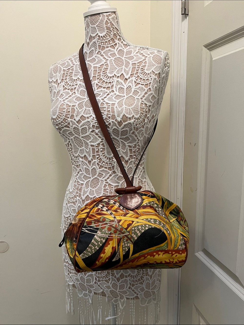 Salvatore Ferragamo Black Jungle Print Shoulder Bag with attached makeup bag - Picture 11 of 17